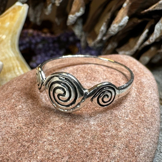 Newgrange Triple Spiral Ring
