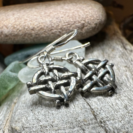 Shield Knot Earrings