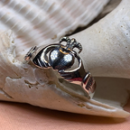 Cushina Claddagh Ring