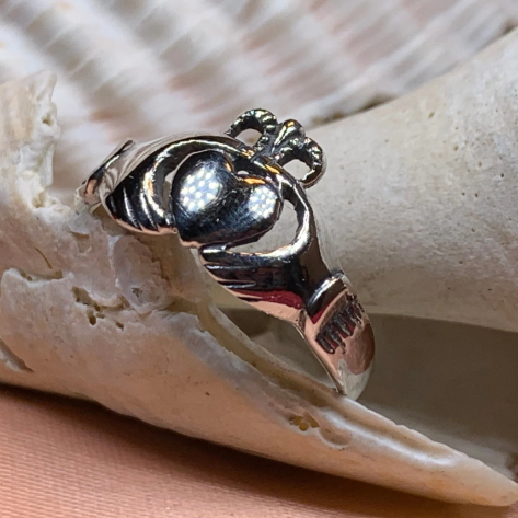 Cushina Claddagh Ring