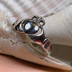 Cushina Claddagh Ring